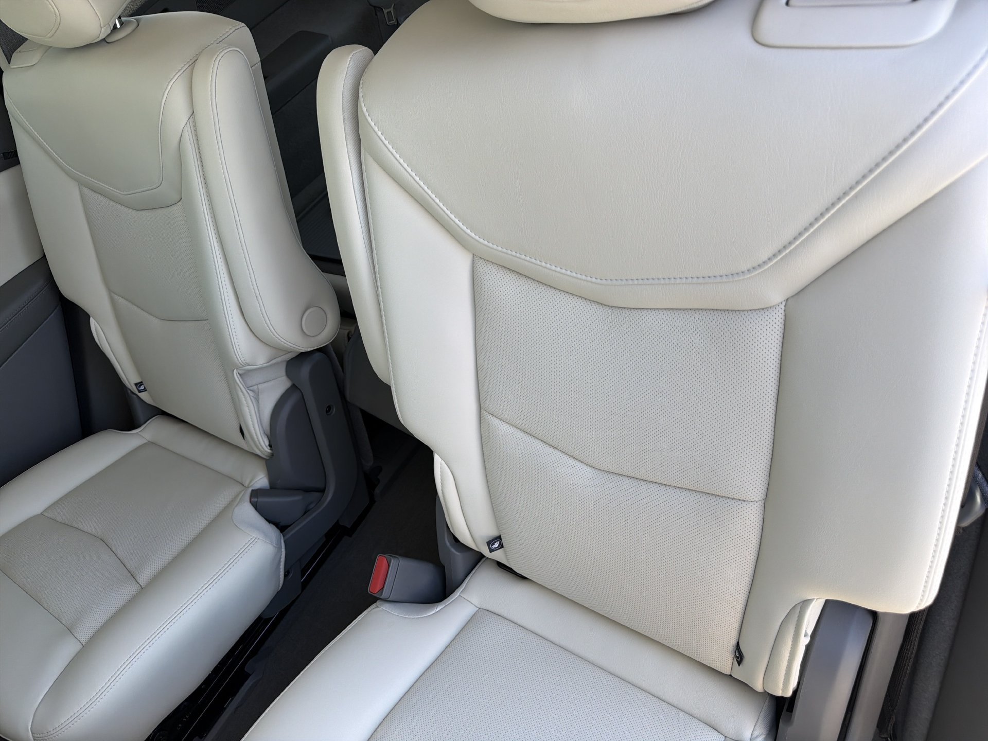 Used 2024 Cadillac XT6 Premium Luxury w/ Technology Package FWD image 20