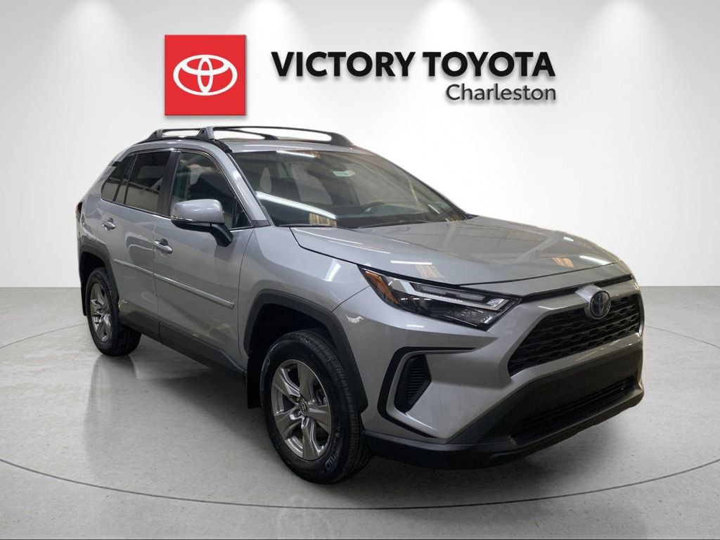 Used 2024 Toyota RAV4 XLE w/ Convenience Package image 5