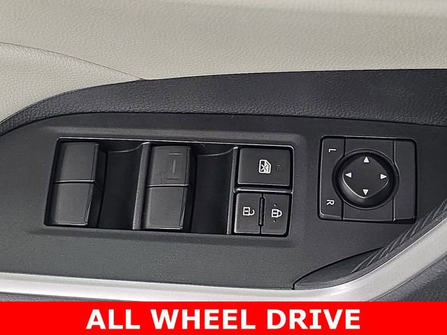 Used 2021 Toyota RAV4 XLE image 28