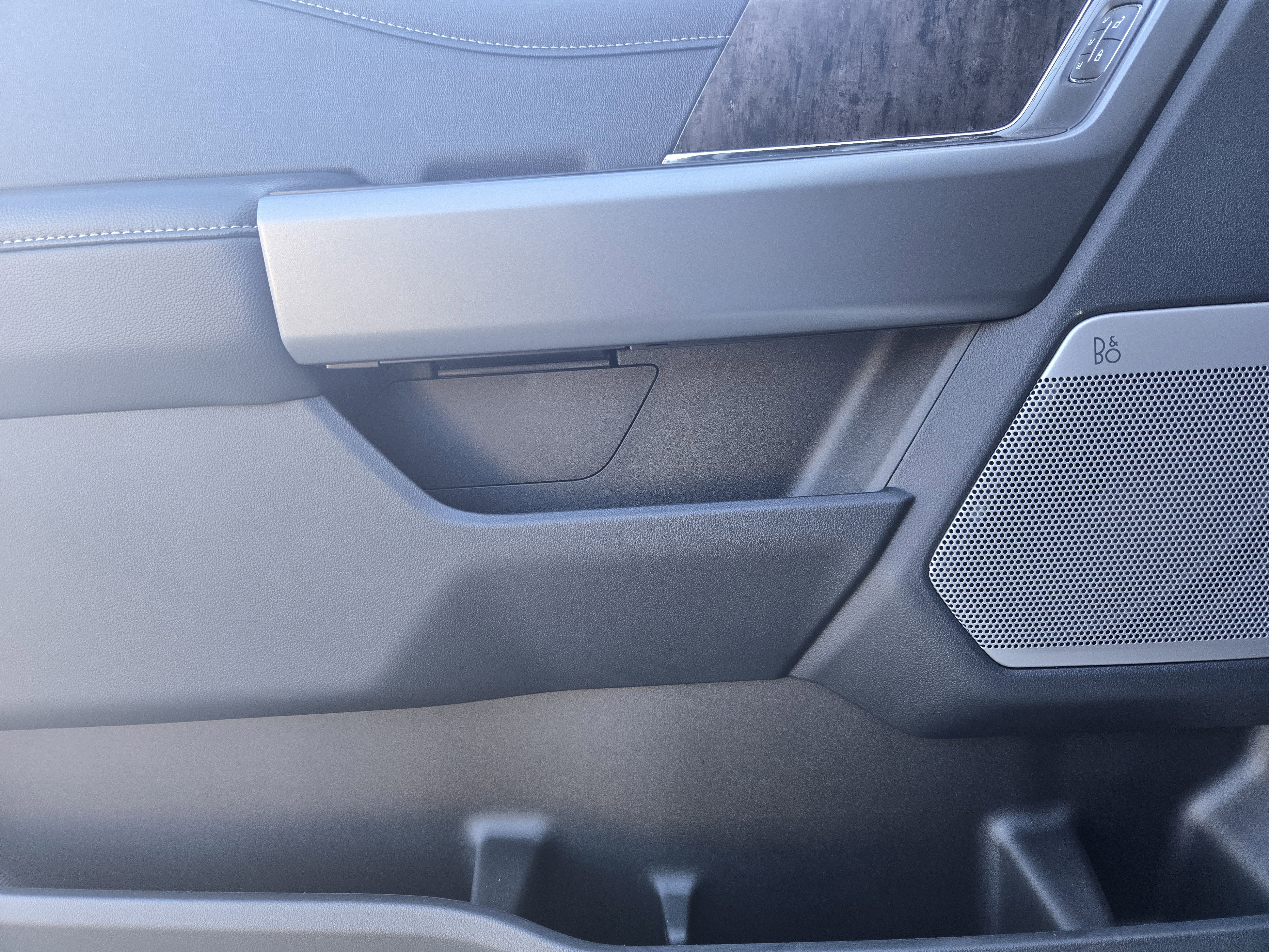 Used 2025 Ford F350 Lariat w/ Chrome Package image 17