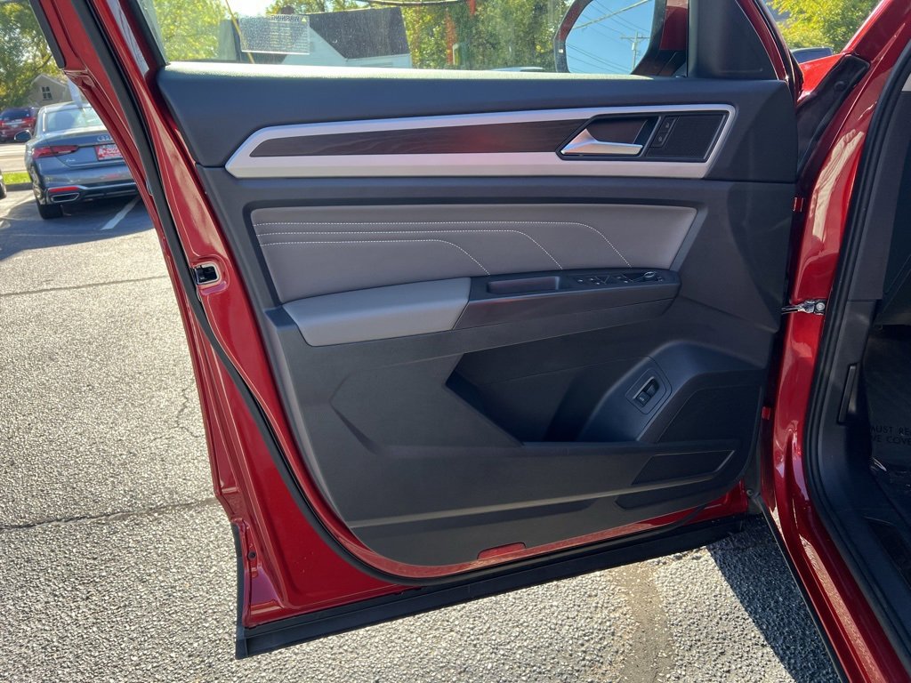 Used 2023 Volkswagen Atlas SE image 11