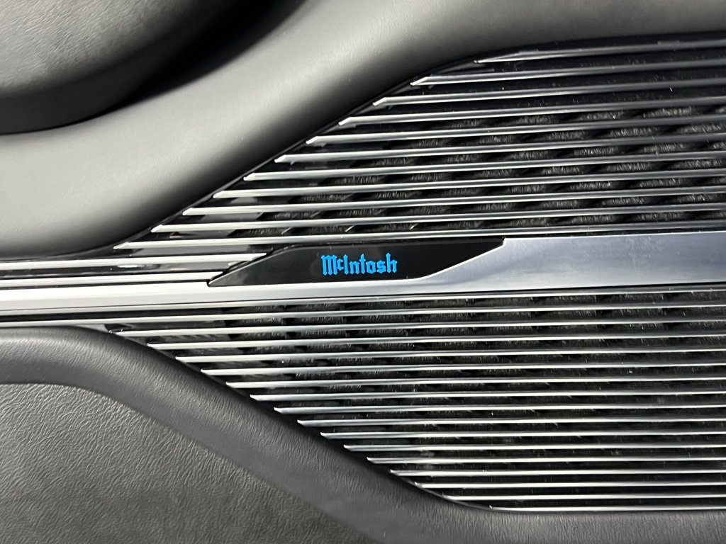 Used 2024 Jeep Grand Wagoneer Series III w/ Rear Seat Video Group 1 image 16