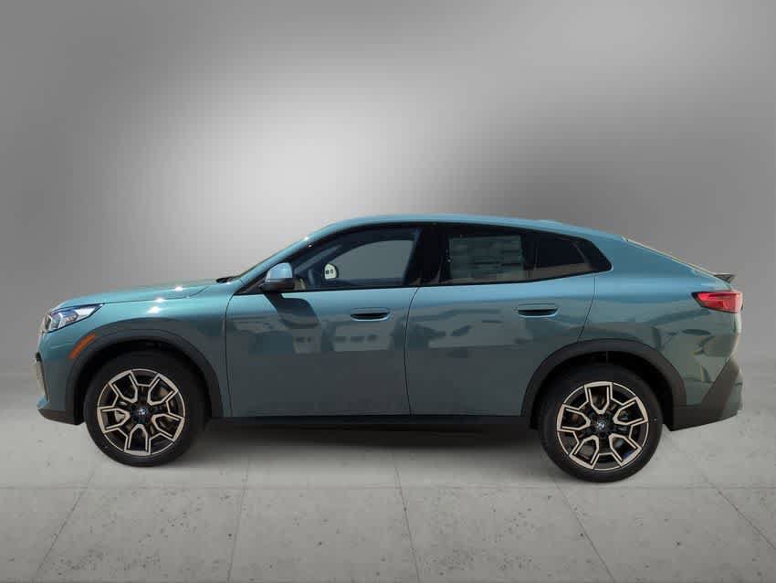 New 2025 BMW X2 xDrive28i w/ Convenience Package image 5