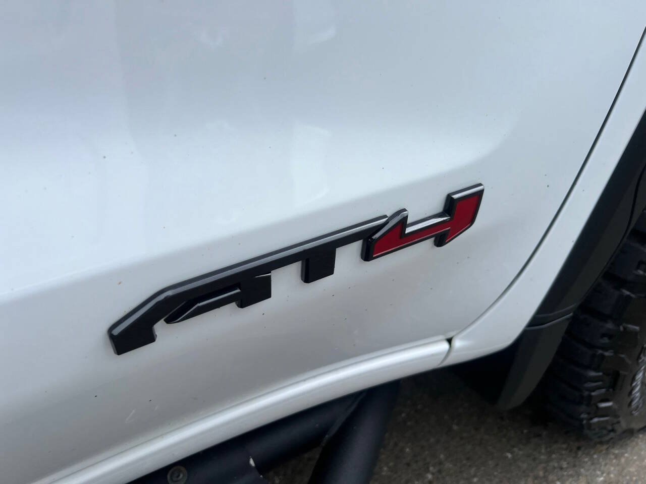 Used 2021 GMC Sierra 1500 AT4 w/ AT4 Carbonpro Edition AWD/4WD image 7