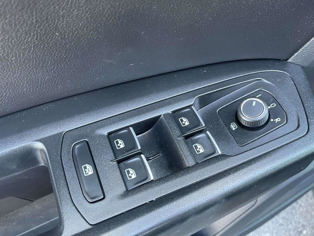 Used 2019 Volkswagen Atlas SE FWD image 23