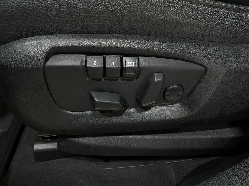 Used 2019 BMW X6 xDrive35i w/ Executive Package image 18