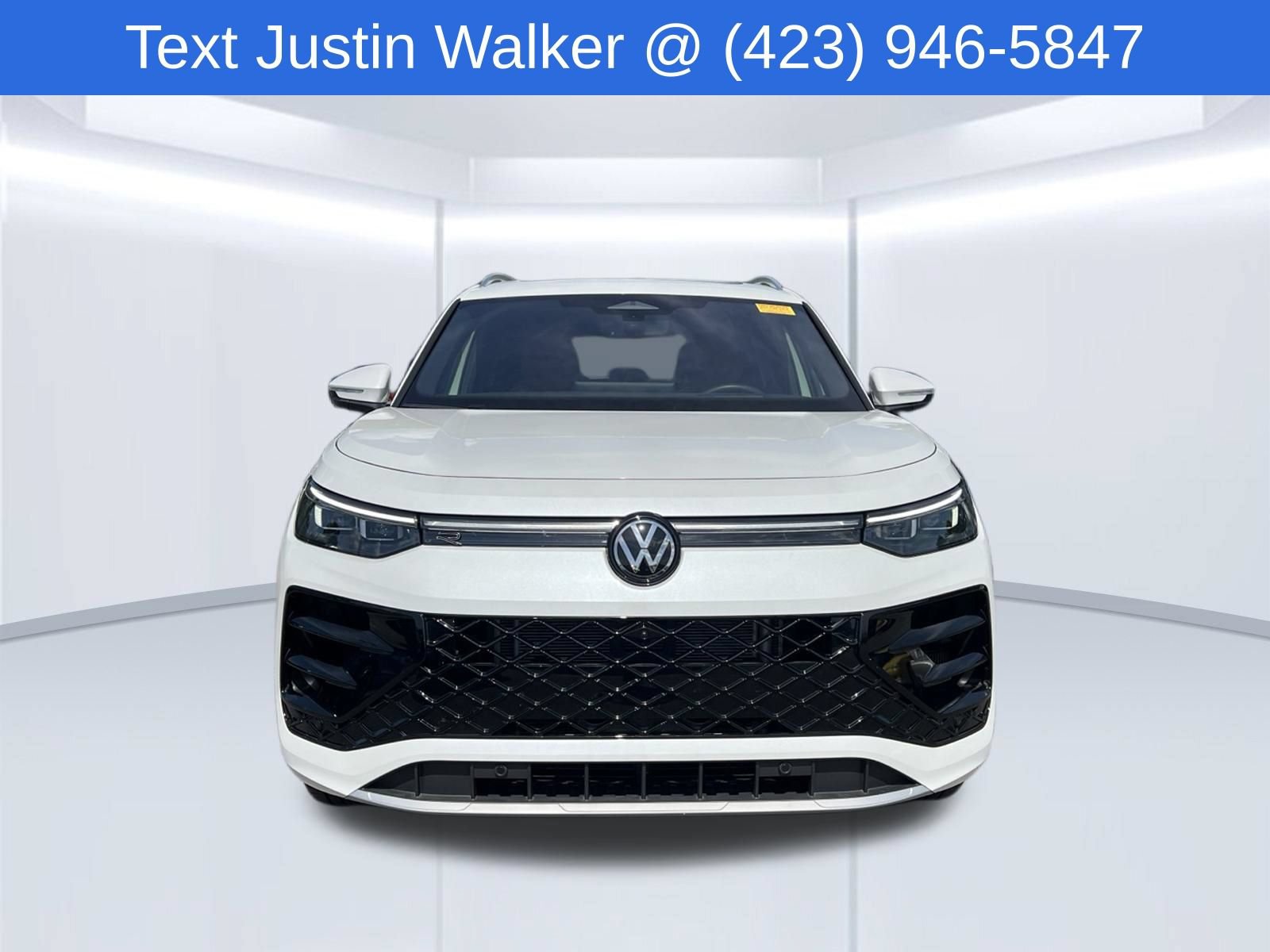 Used 2026 Volkswagen Tiguan SEL R-Line AWD/4WD image 2