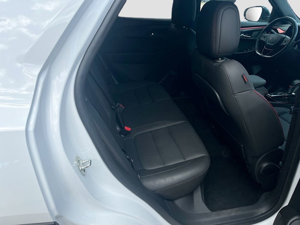 Used 2024 Chevrolet TrailBlazer RS w/ Driver Confidence Package image 26