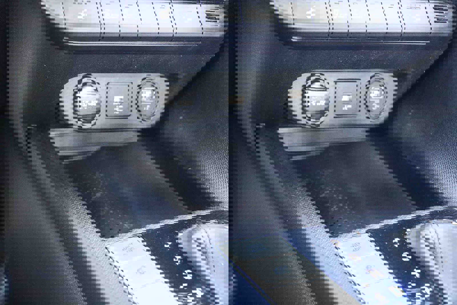 Certified 2023 Hyundai Elantra Limited w/ Cargo Package image 22