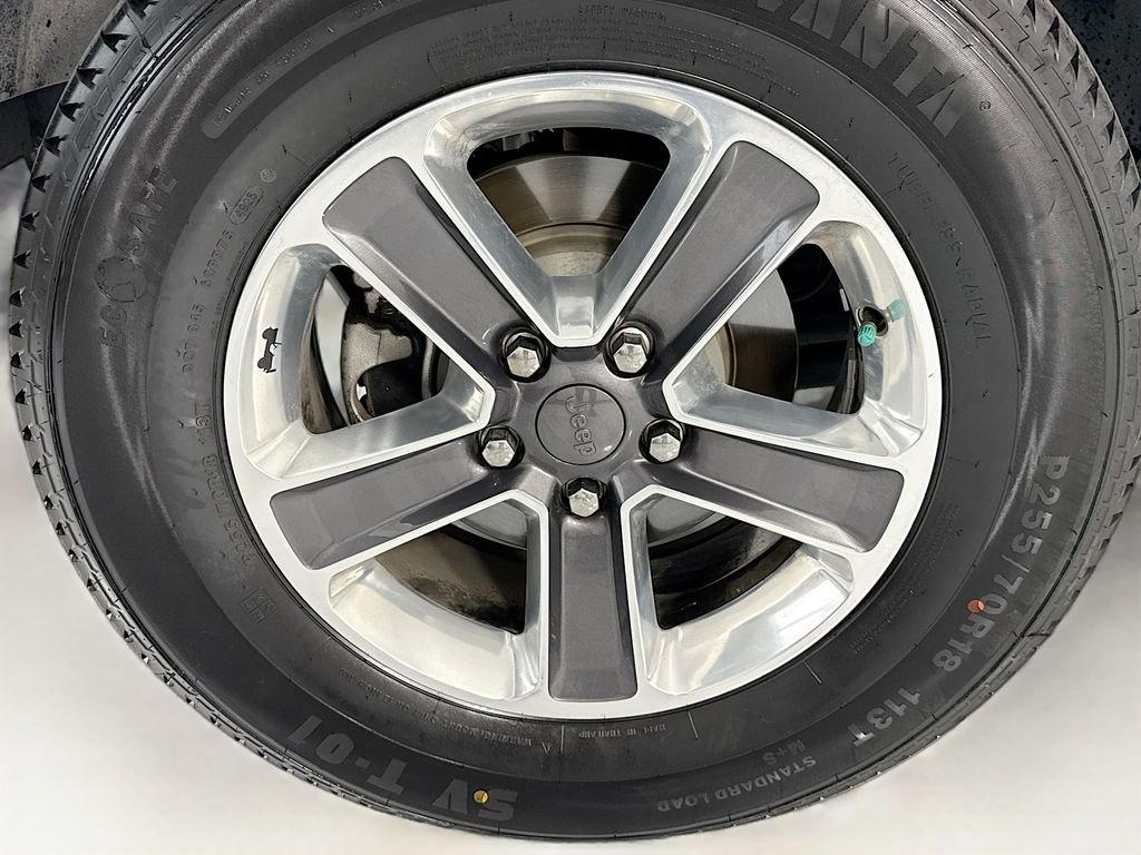 Used 2019 Jeep Wrangler Unlimited Sahara image 33