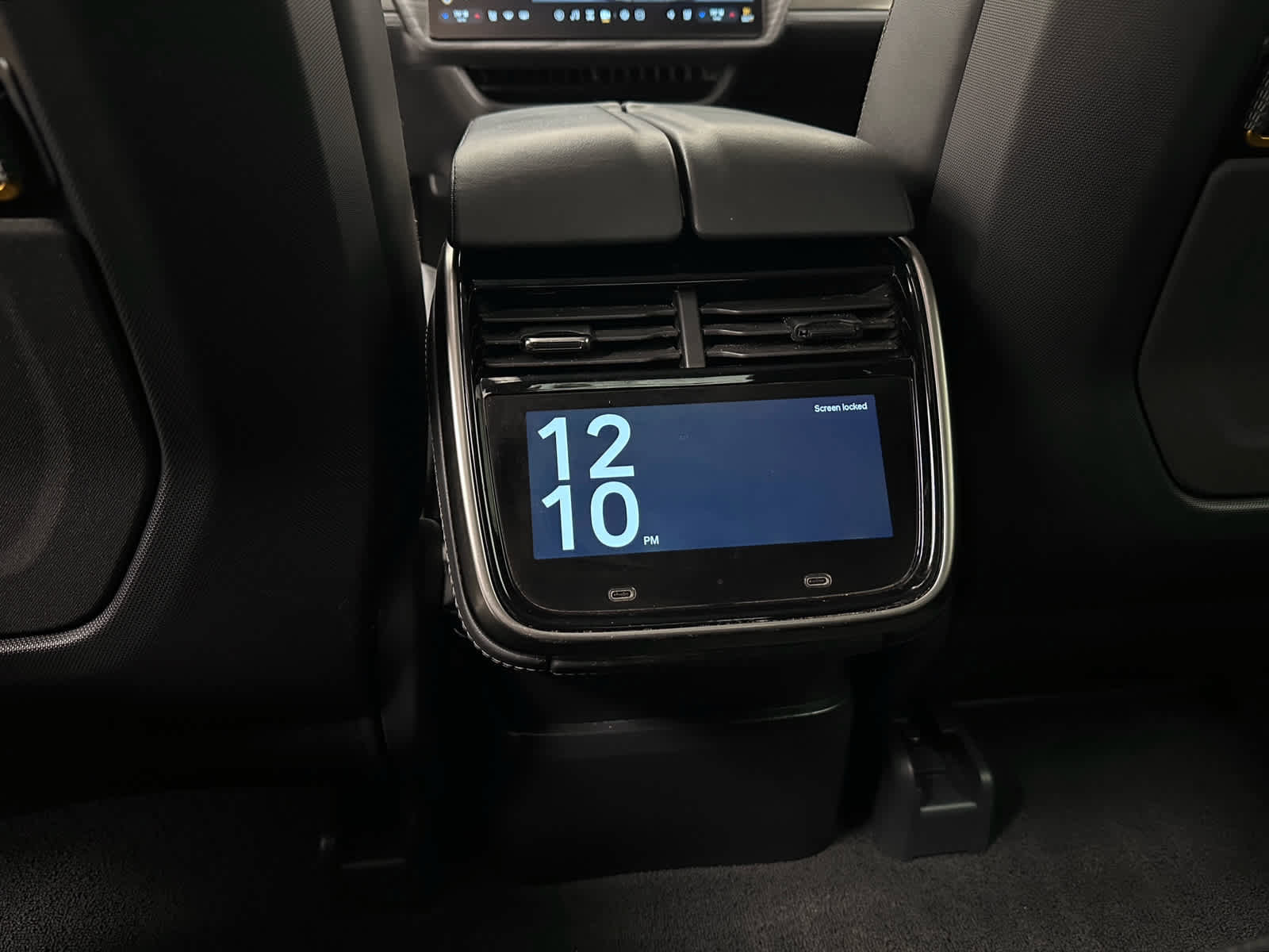 Used 2022 Rivian R1T Adventure image 37