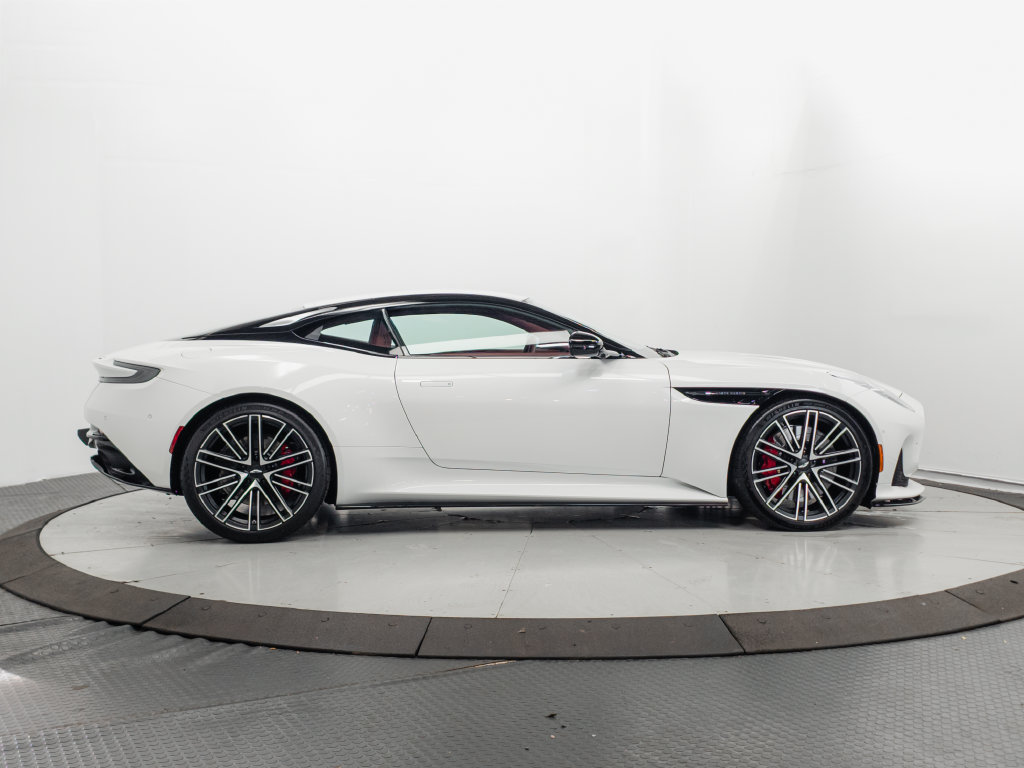 Used 2025 Aston Martin DB12 Coupe RWD image 37