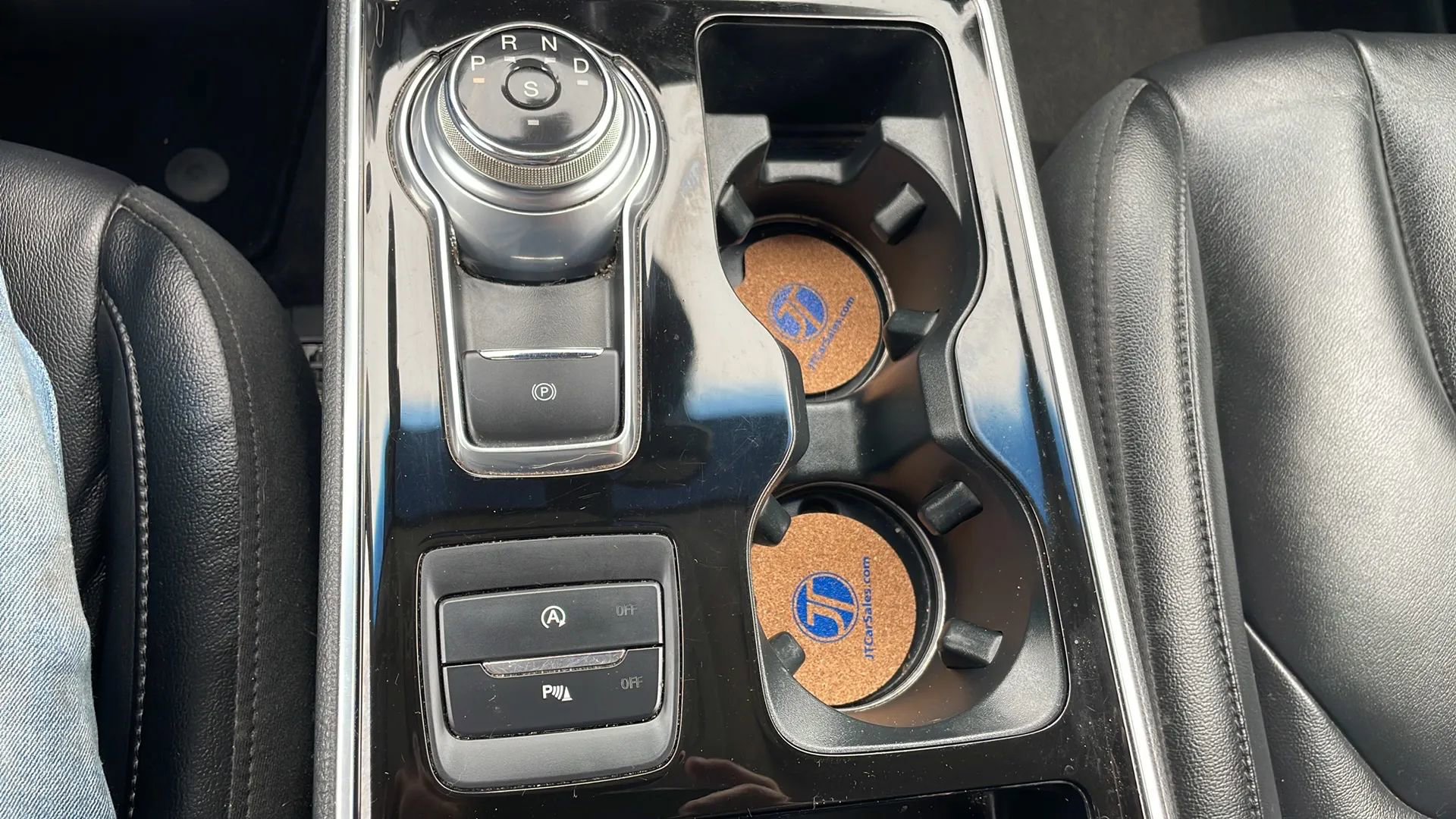 Used 2020 Ford Edge Titanium image 19