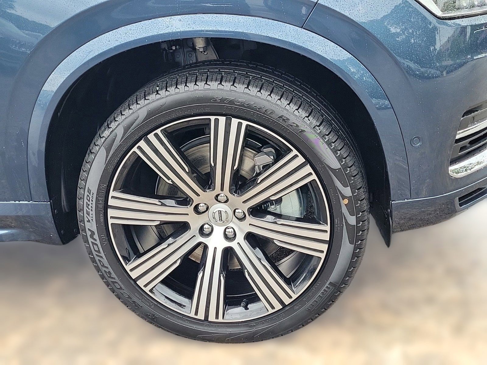 New 2024 Volvo XC90 T8 Ultimate w/ Protection Package Premier image 9