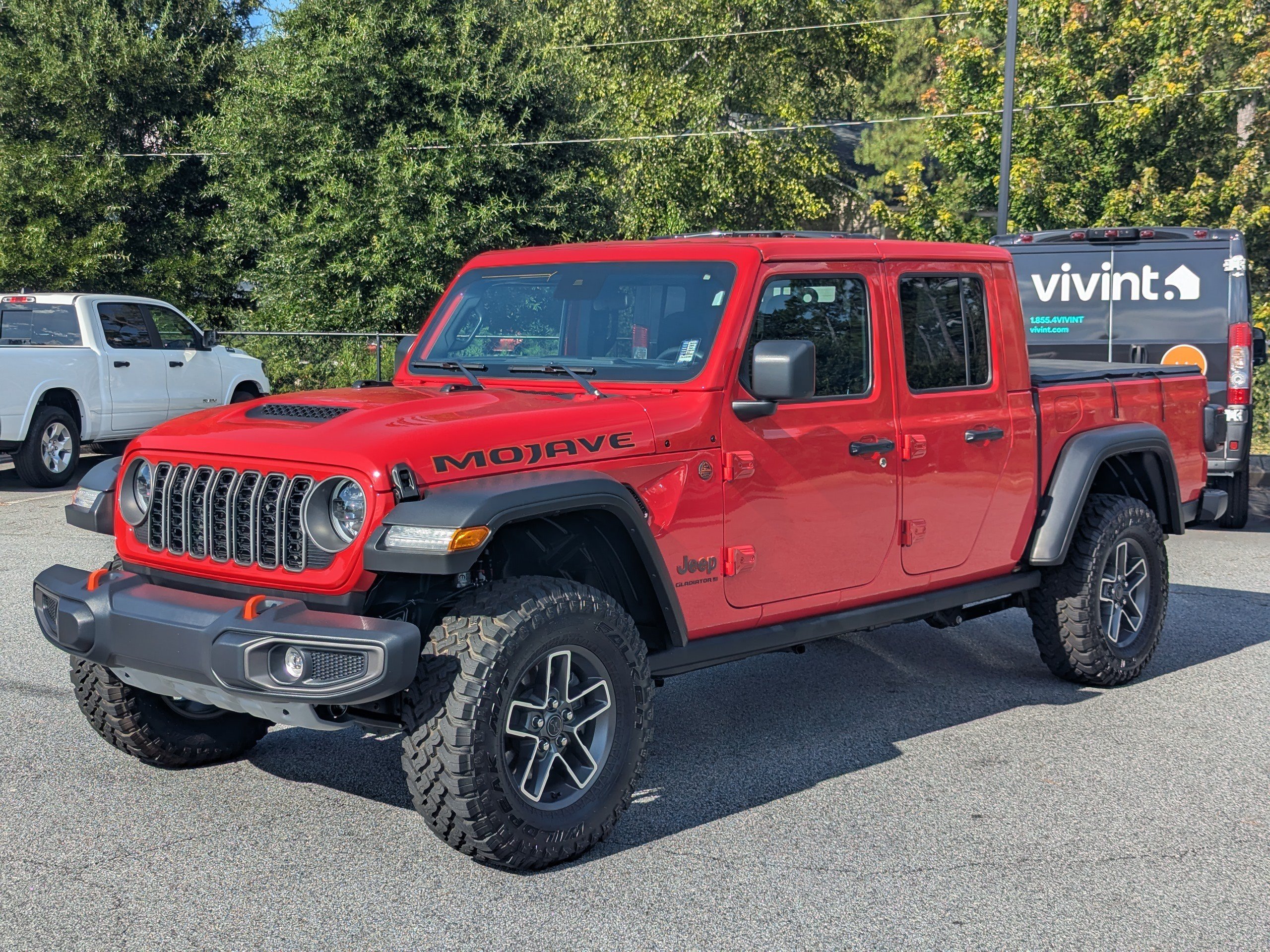 Used 2025 Jeep Gladiator Mojave AWD/4WD image 3