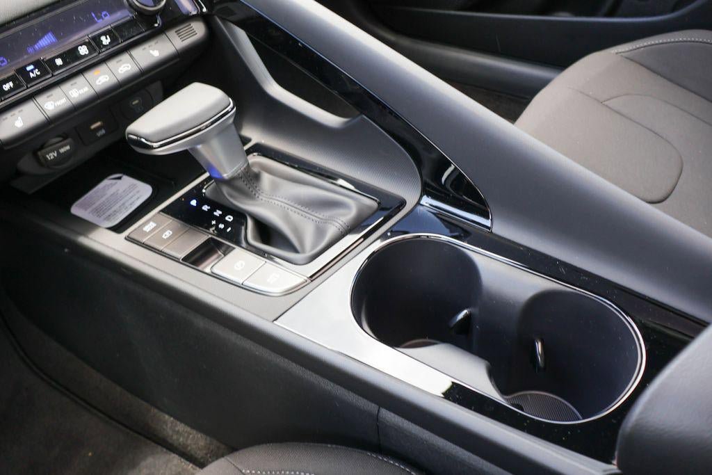 New 2026 Hyundai Elantra SEL Sport FWD image 16