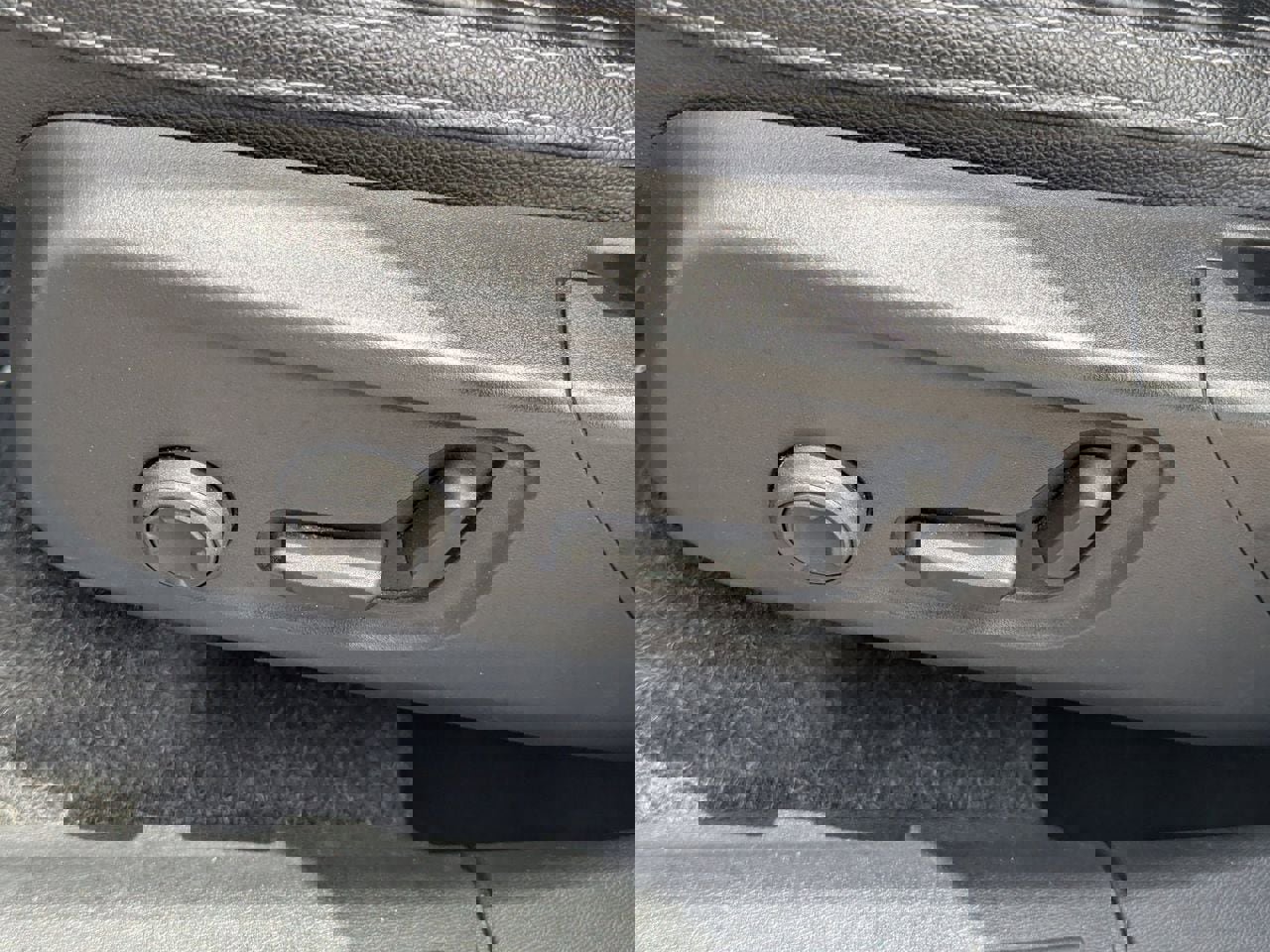 Used 2020 Volvo XC40 T4 Momentum w/ Protection Package Premier image 21