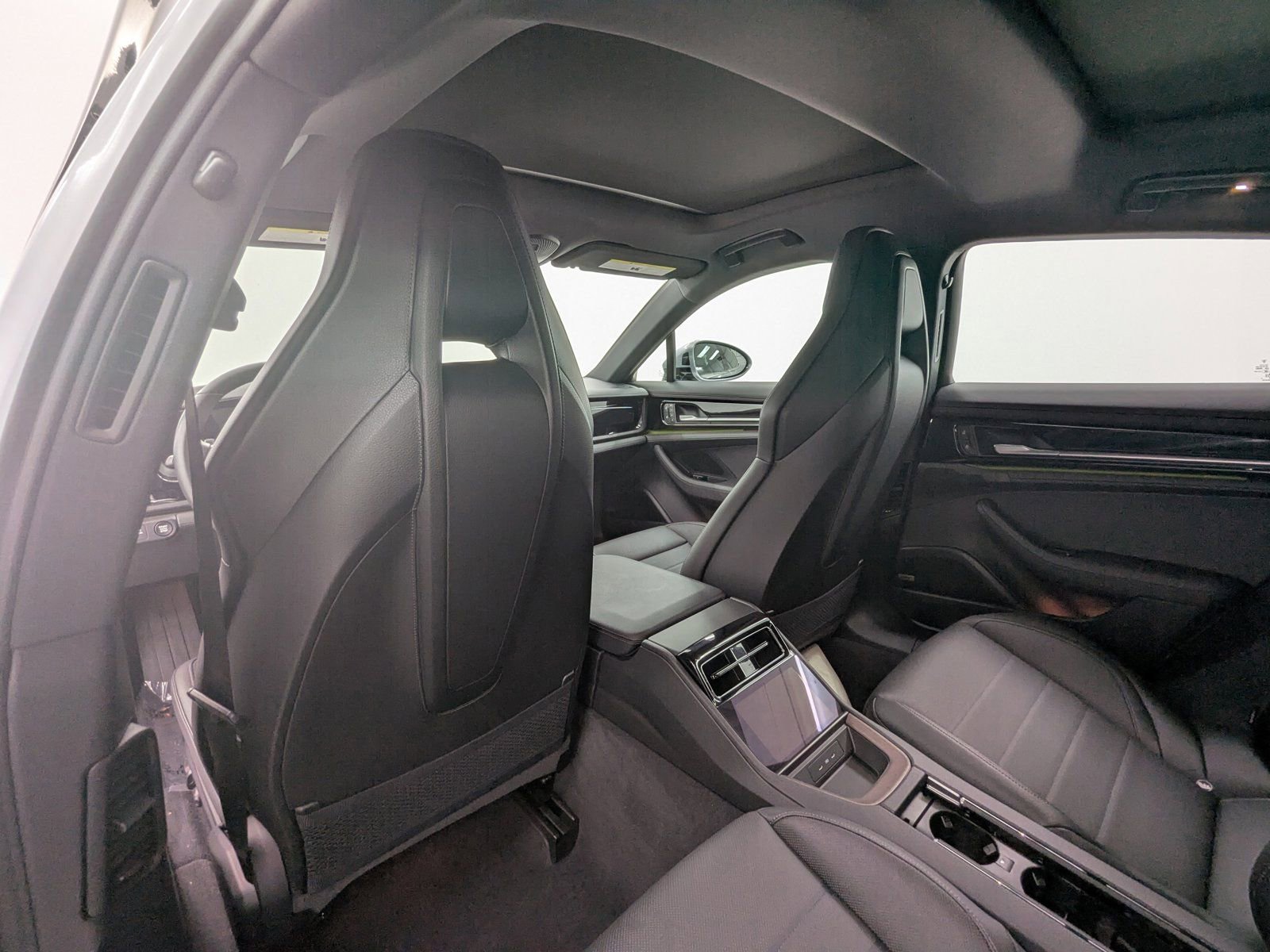 Certified 2025 Porsche Panamera image 20