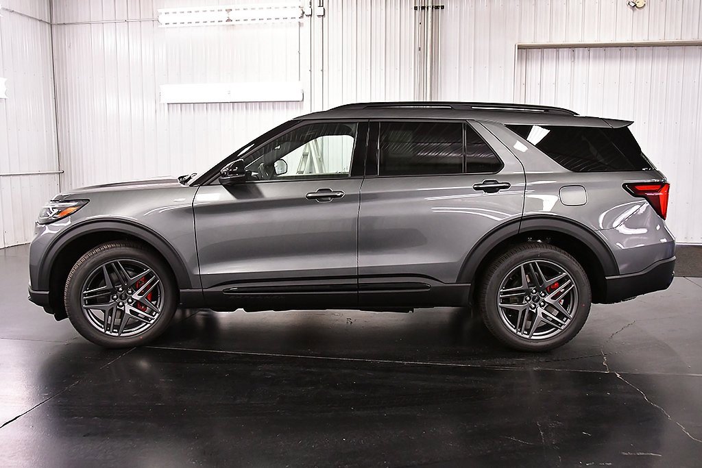 New 2026 Ford Explorer ST-Line image 4