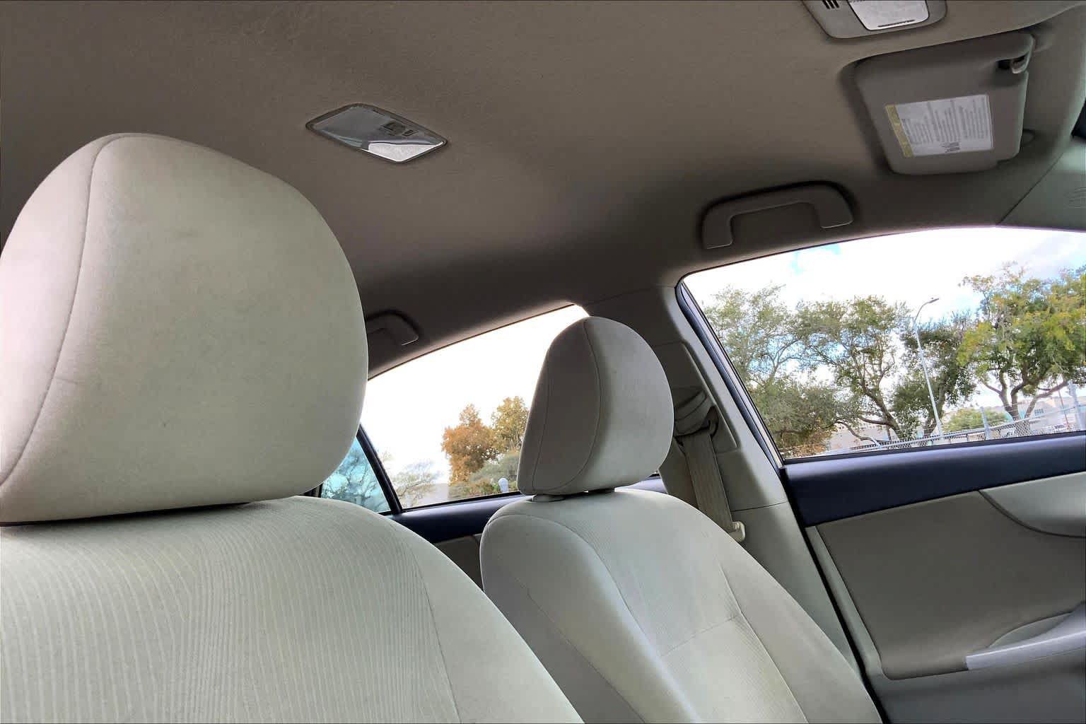 Used 2013 Toyota Corolla LE FWD image 14