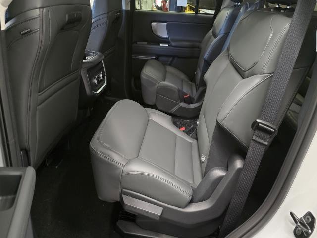 New 2026 Ford Expedition Active image 11
