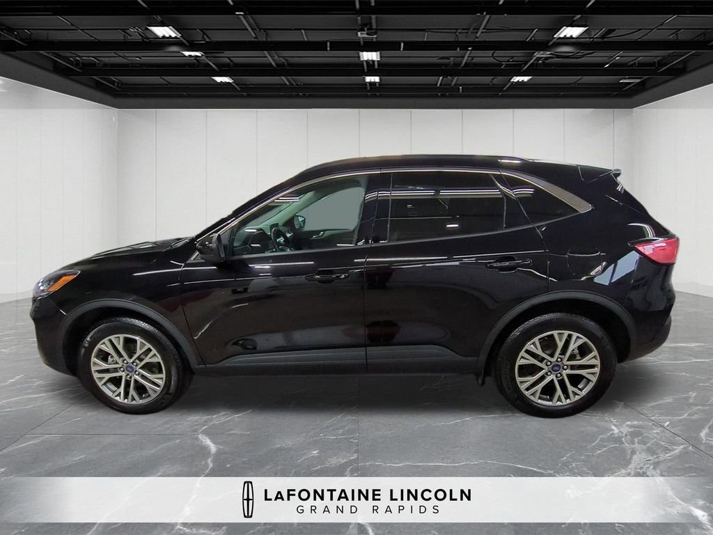 Used 2022 Ford Escape SEL image 2