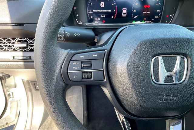 Used 2025 Honda Accord SE image 18