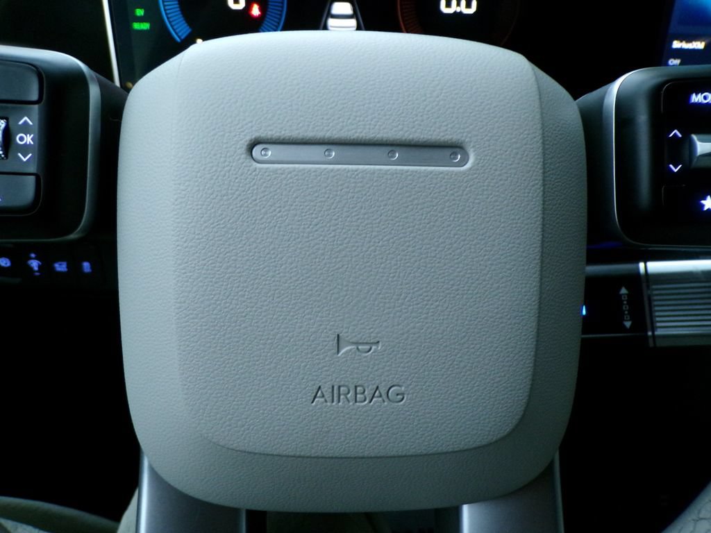 Certified 2024 Hyundai Santa Fe SEL FWD image 32