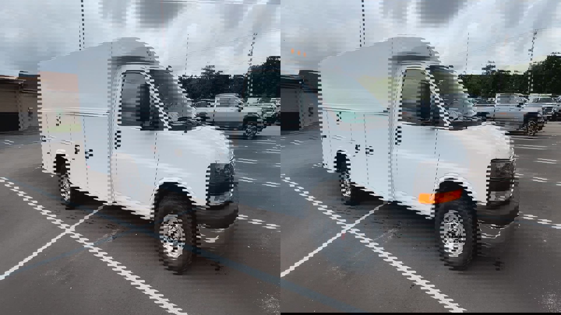 New 2025 GMC Savana 3500 w/ Power Convenience Package image 34