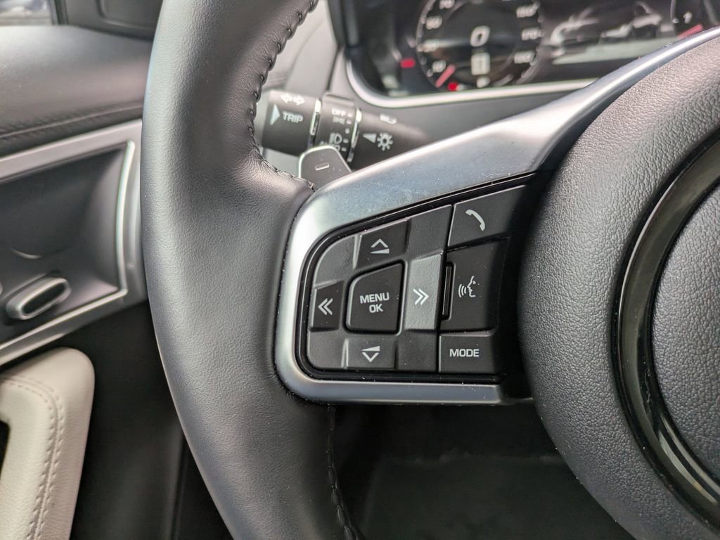 Used 2023 Jaguar F-TYPE Coupe image 22