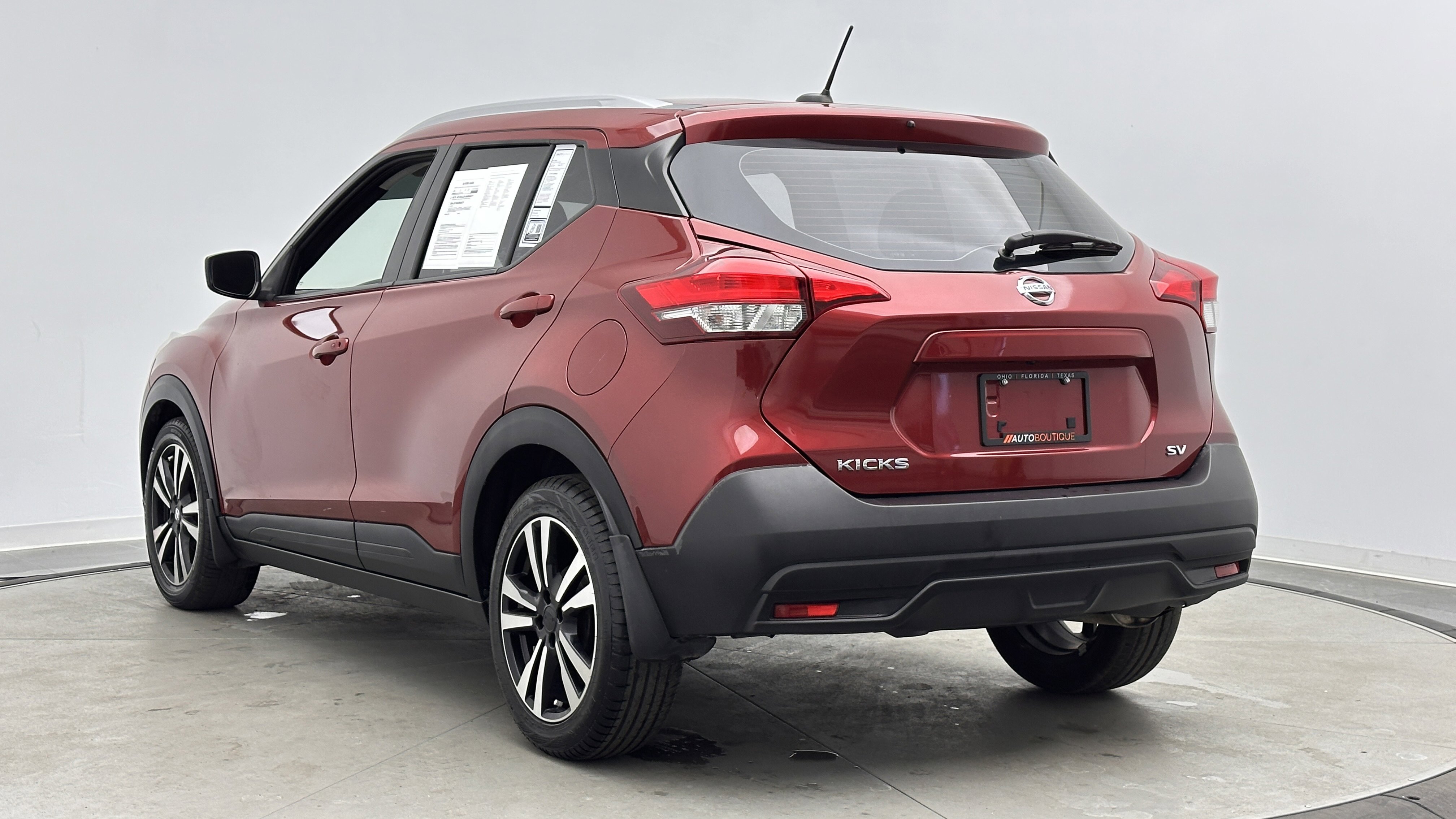 Used 2019 Nissan Kicks SV FWD image 5