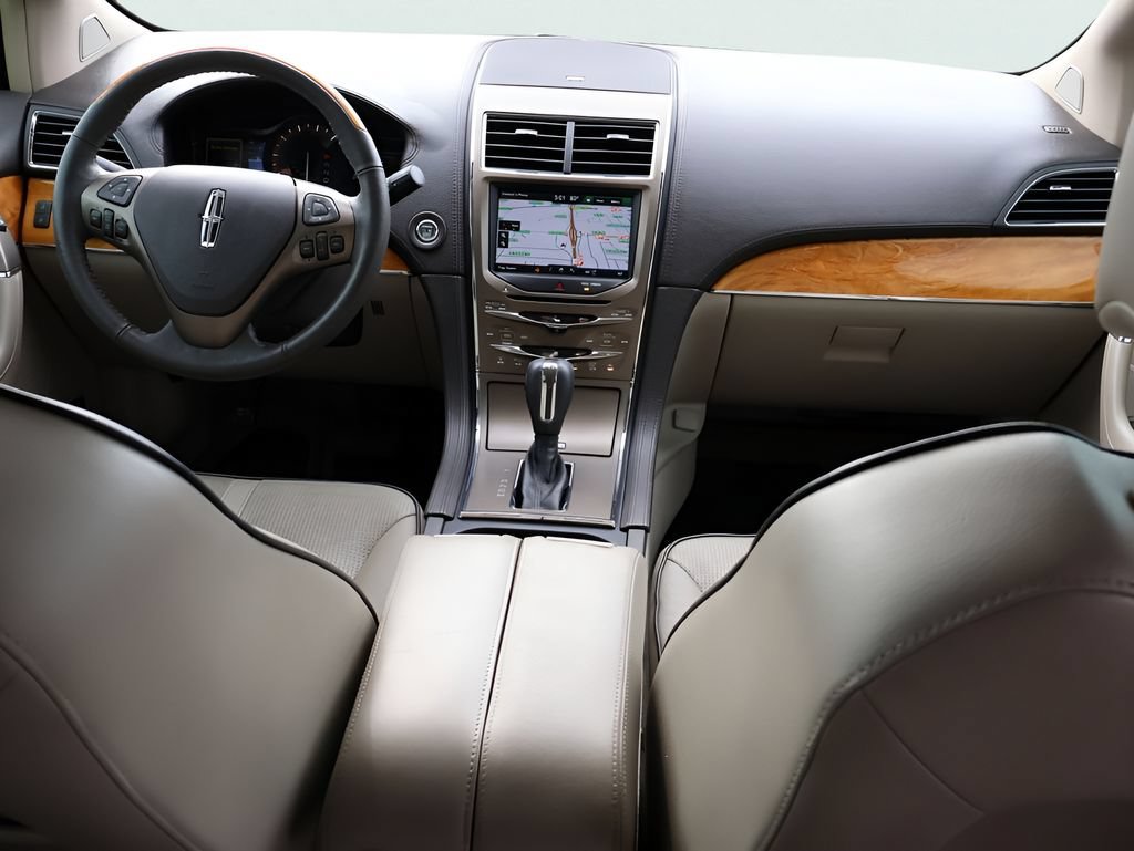Used 2011 Lincoln MKX 2WD w/ 102A Rapid Spec Order Code image 14