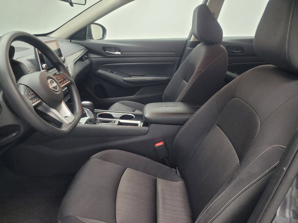 Used 2024 Nissan Altima 2.5 SV image 17