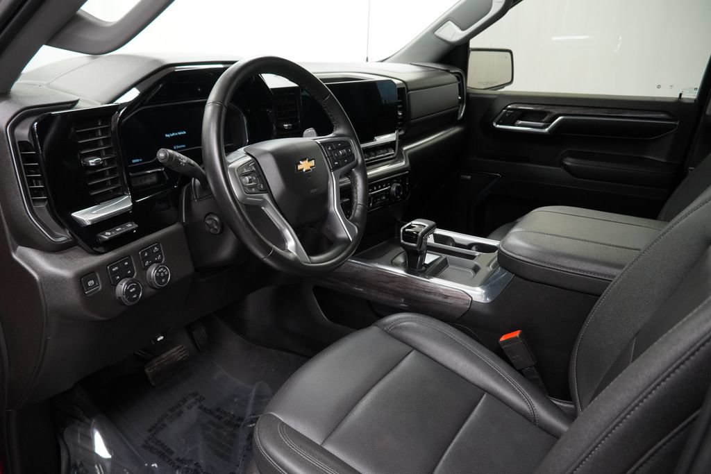 Used 2023 Chevrolet Silverado 1500 LTZ w/ Technology Package AWD/4WD image 22