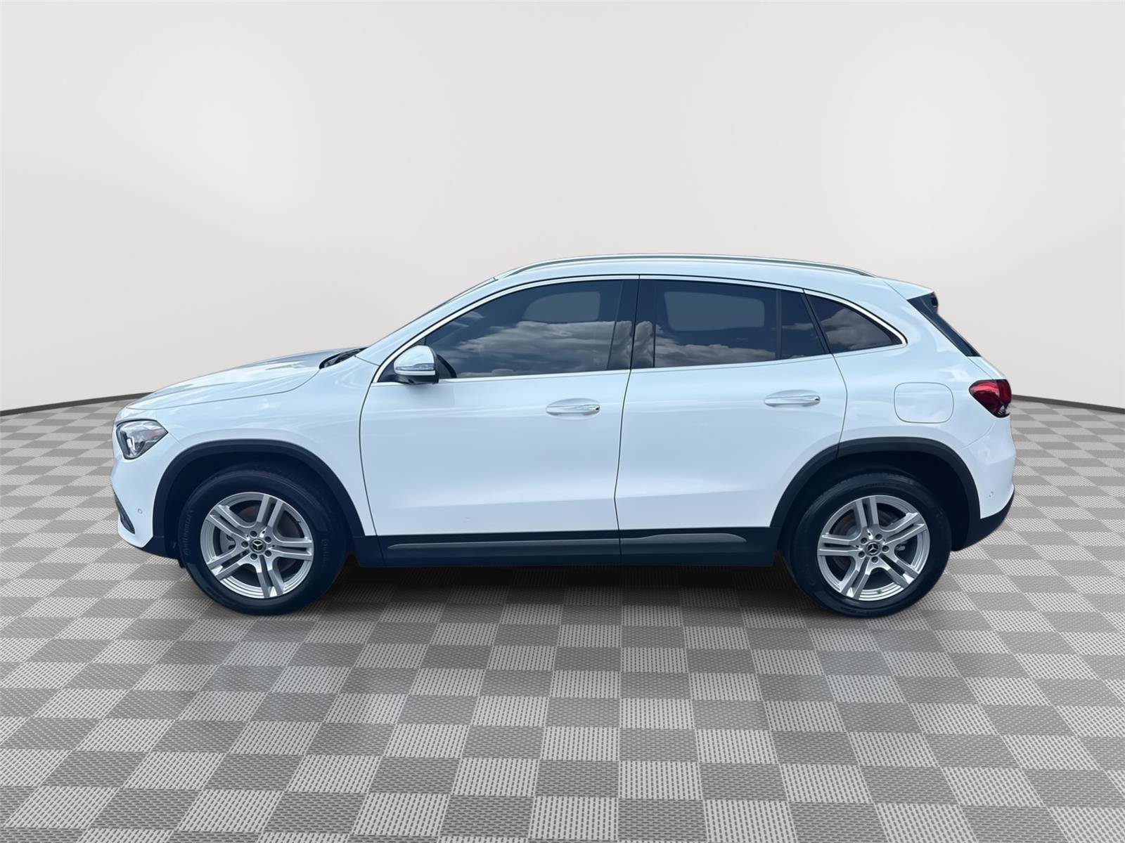 Used 2022 Mercedes-Benz GLA 250 4MATIC image 9