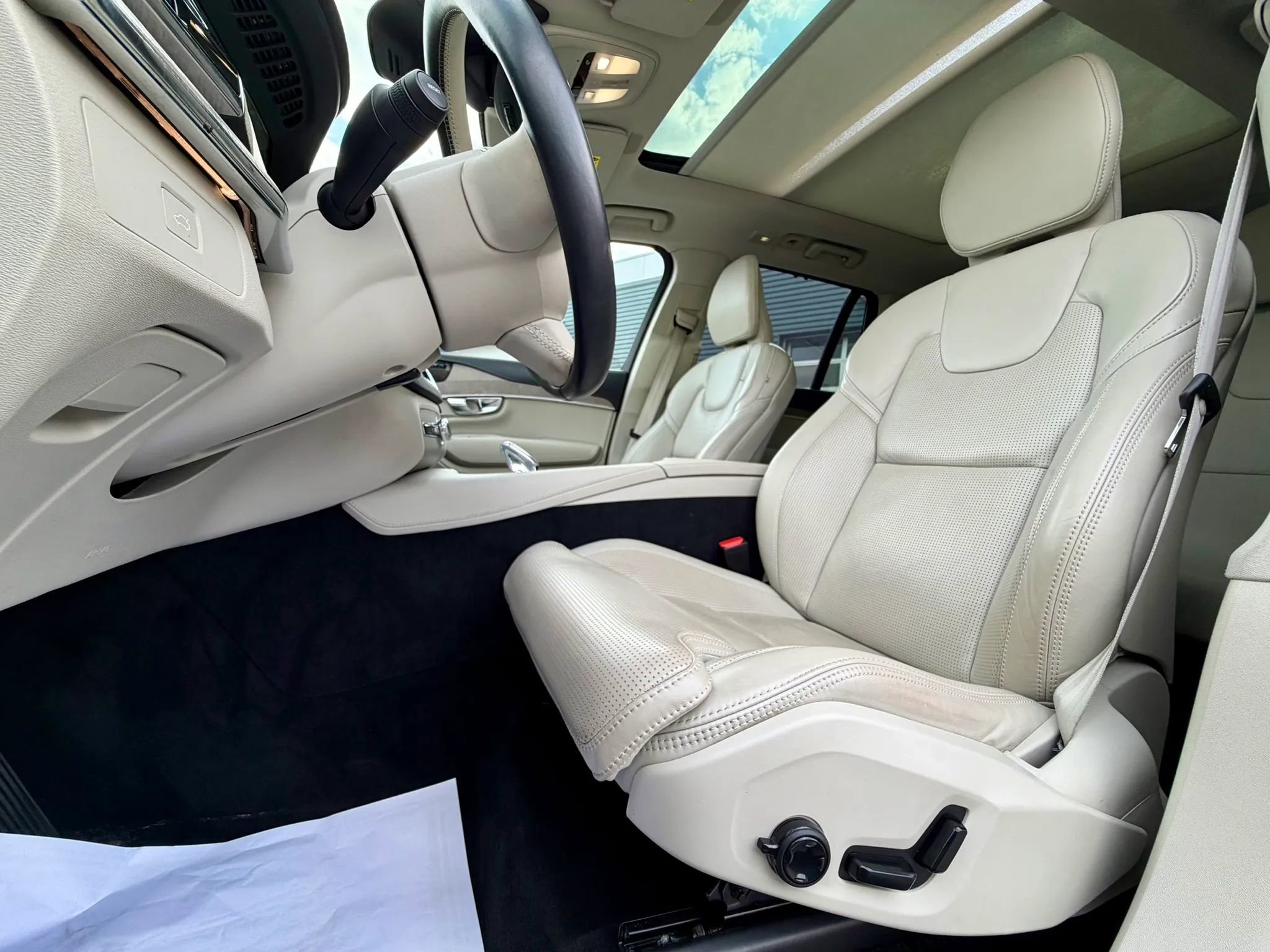 Used 2023 Volvo XC90 B6 Ultimate AWD/4WD image 24