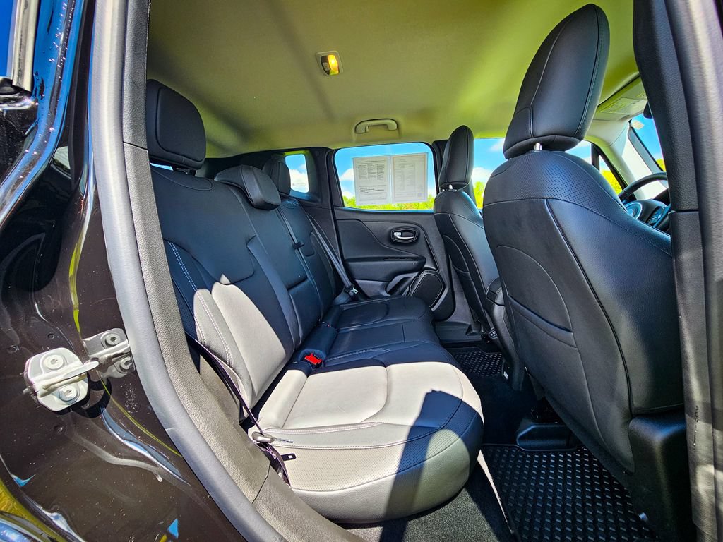 Certified 2022 Jeep Renegade Limited AWD/4WD image 38