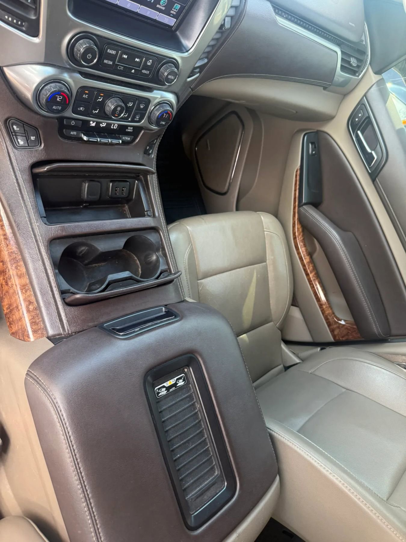 Used 2016 Chevrolet Suburban LTZ AWD/4WD image 14