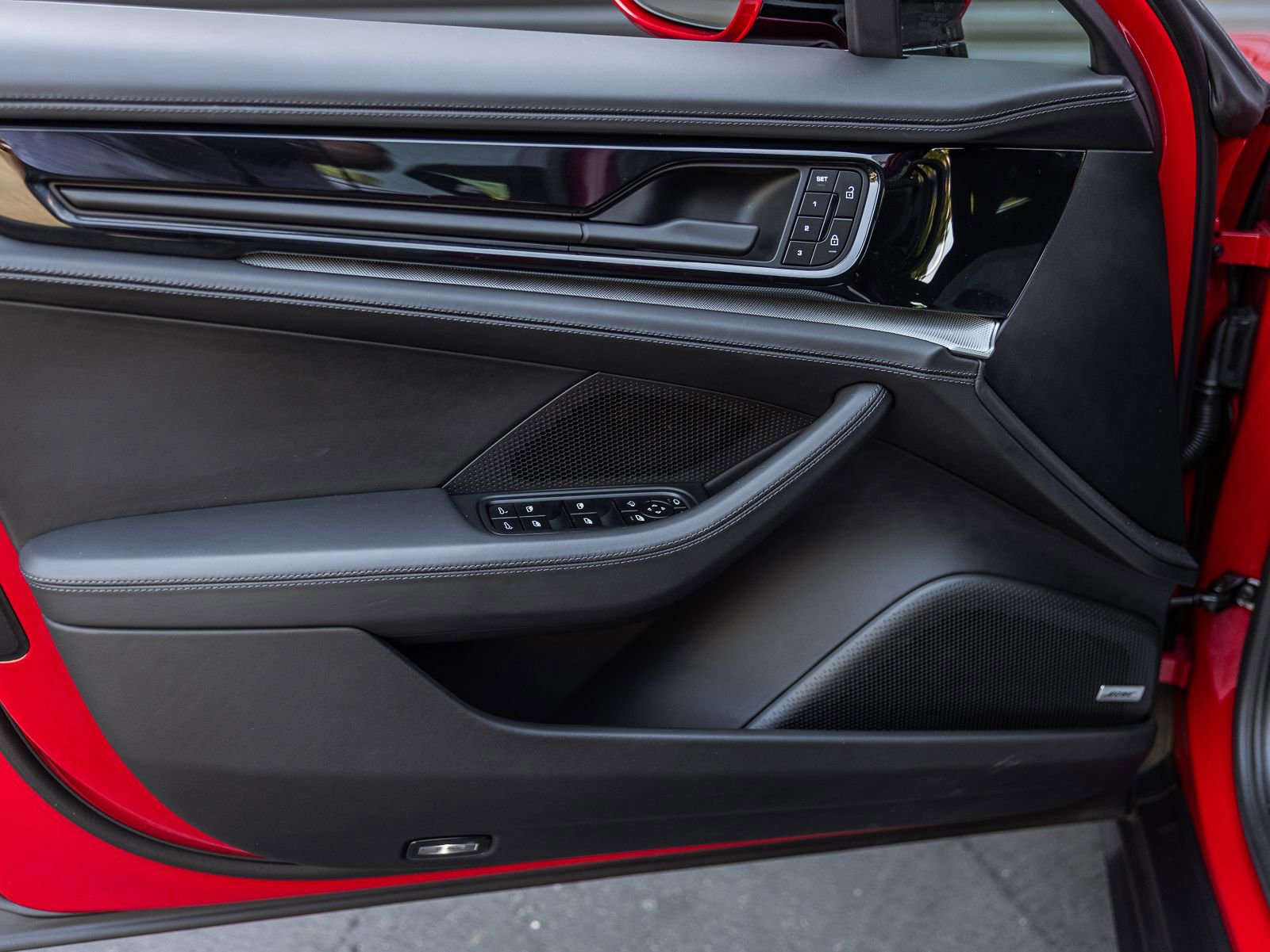 Certified 2025 Porsche Panamera 4 image 19