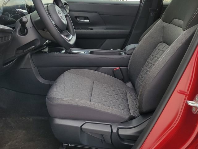 New 2026 Nissan Kicks SV w/ SV Premium Package image 6