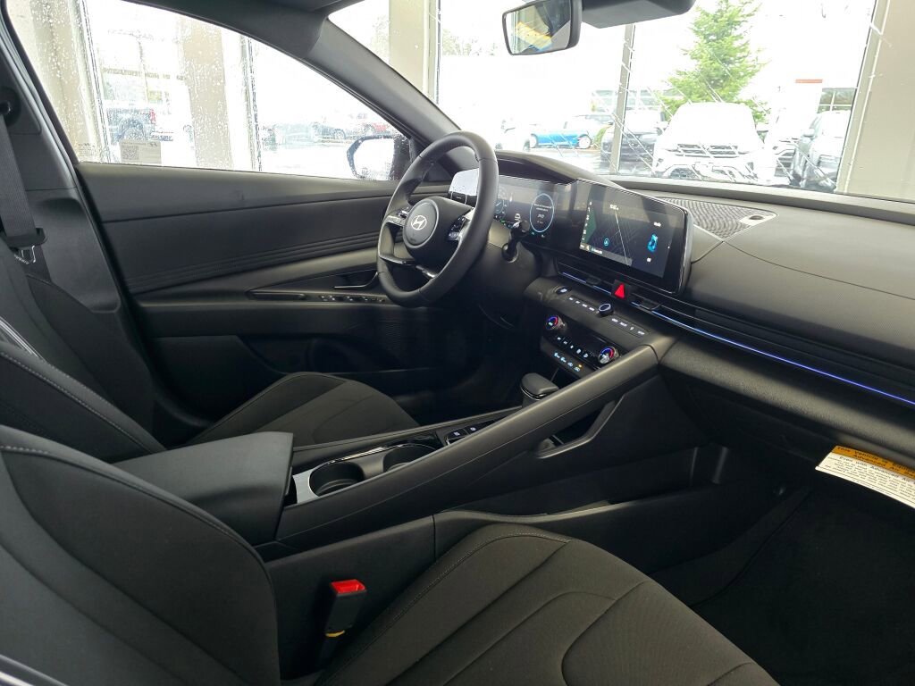 New 2025 Hyundai Elantra SEL image 27