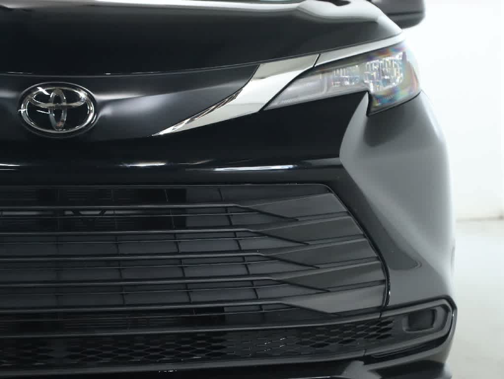Certified 2026 Toyota Sienna LE AWD/4WD image 7