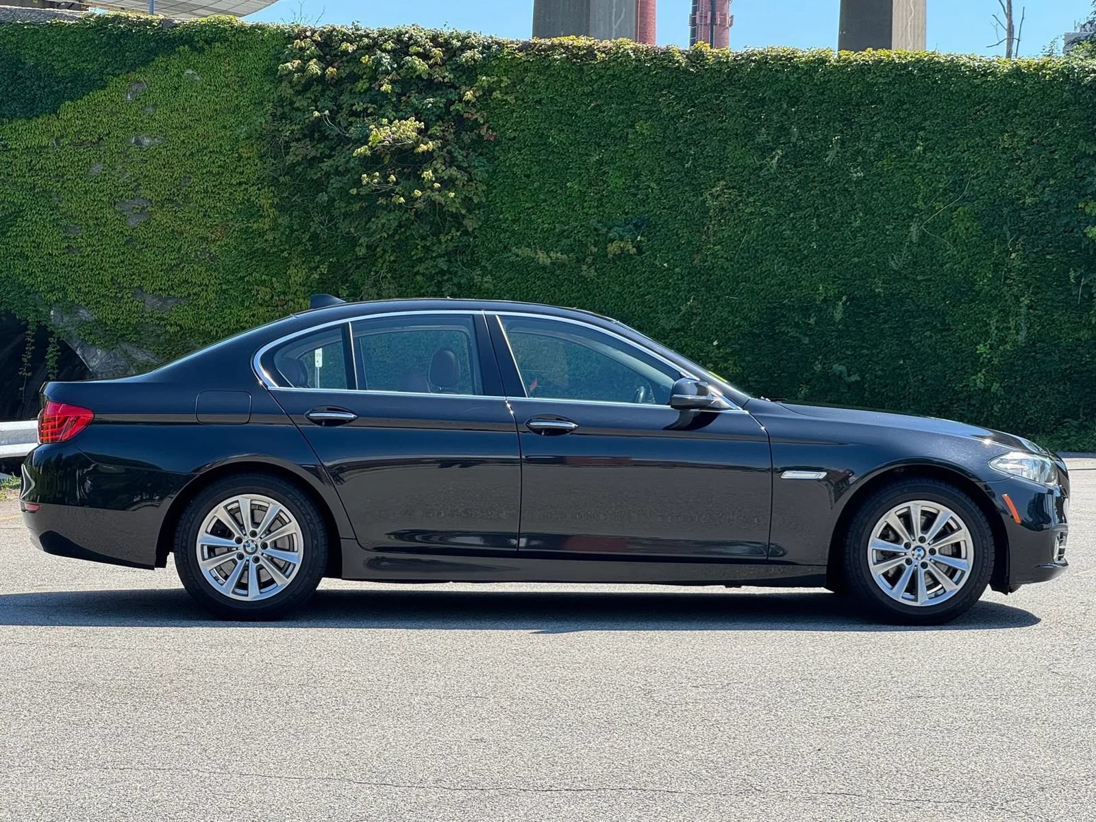 Used 2016 BMW 528i xDrive Sedan AWD/4WD image 5