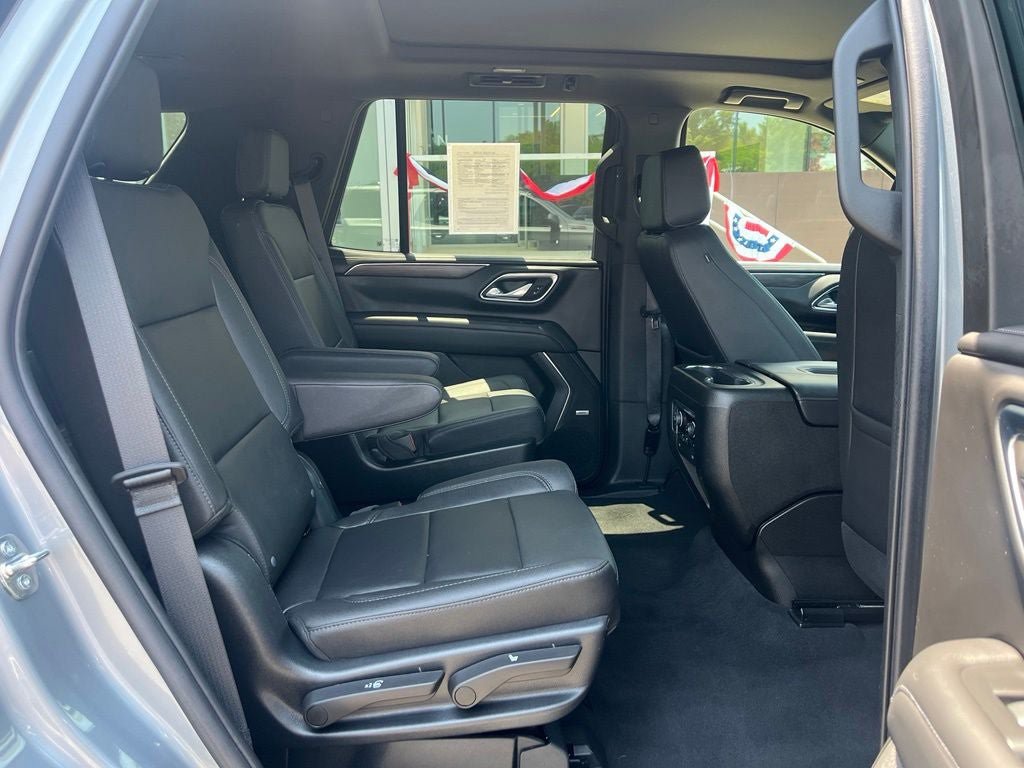 Used 2023 Chevrolet Tahoe Z71 w/ Luxury Package AWD/4WD image 19