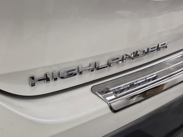 Used 2021 Toyota Highlander Platinum FWD image 7