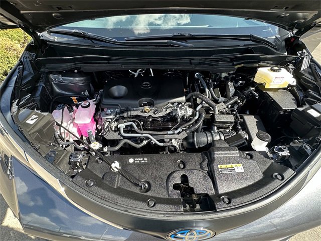 Used 2025 Toyota Sienna XLE image 28