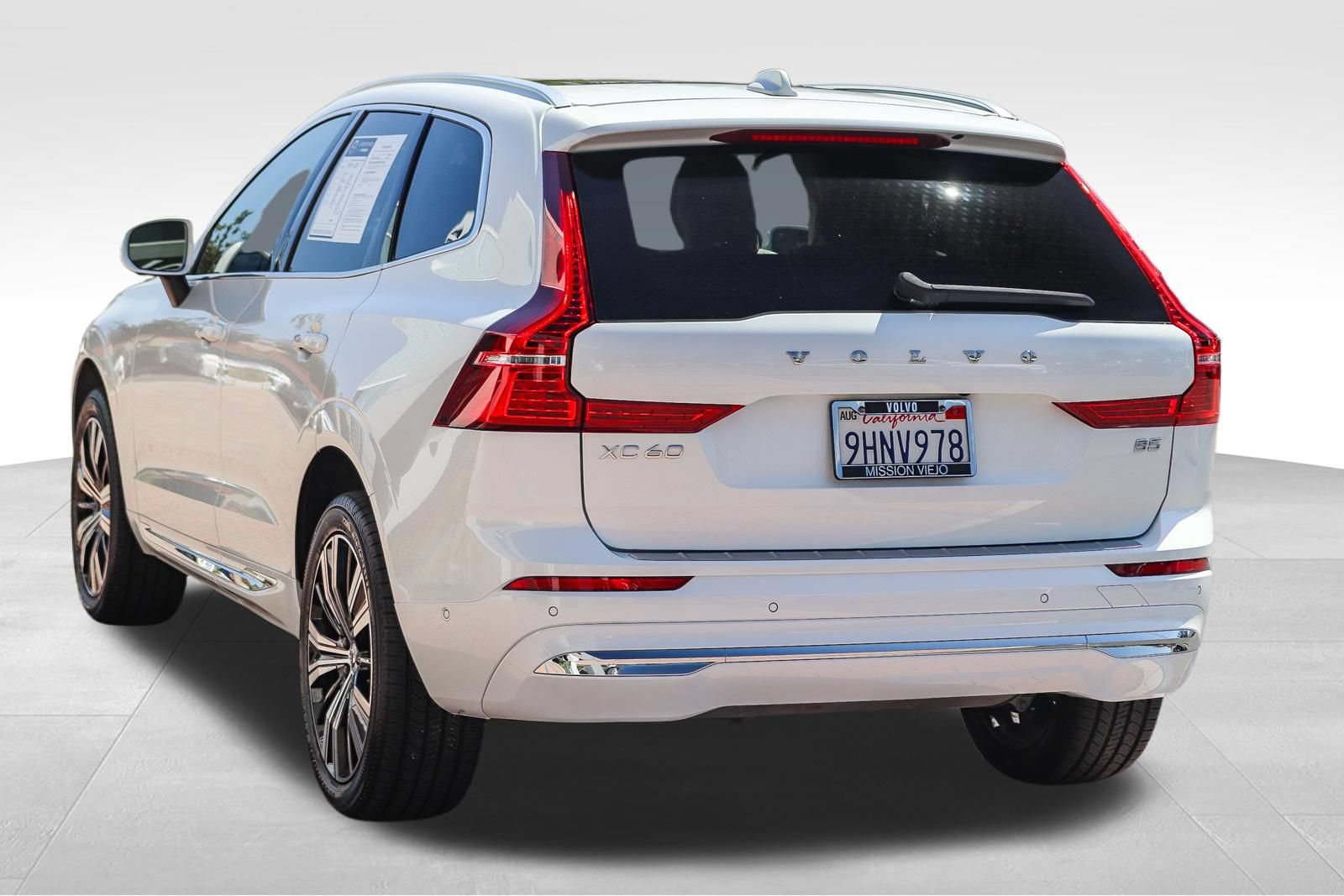 Used 2023 Volvo XC60 B5 Plus w/ Protection Package Premier FWD image 5