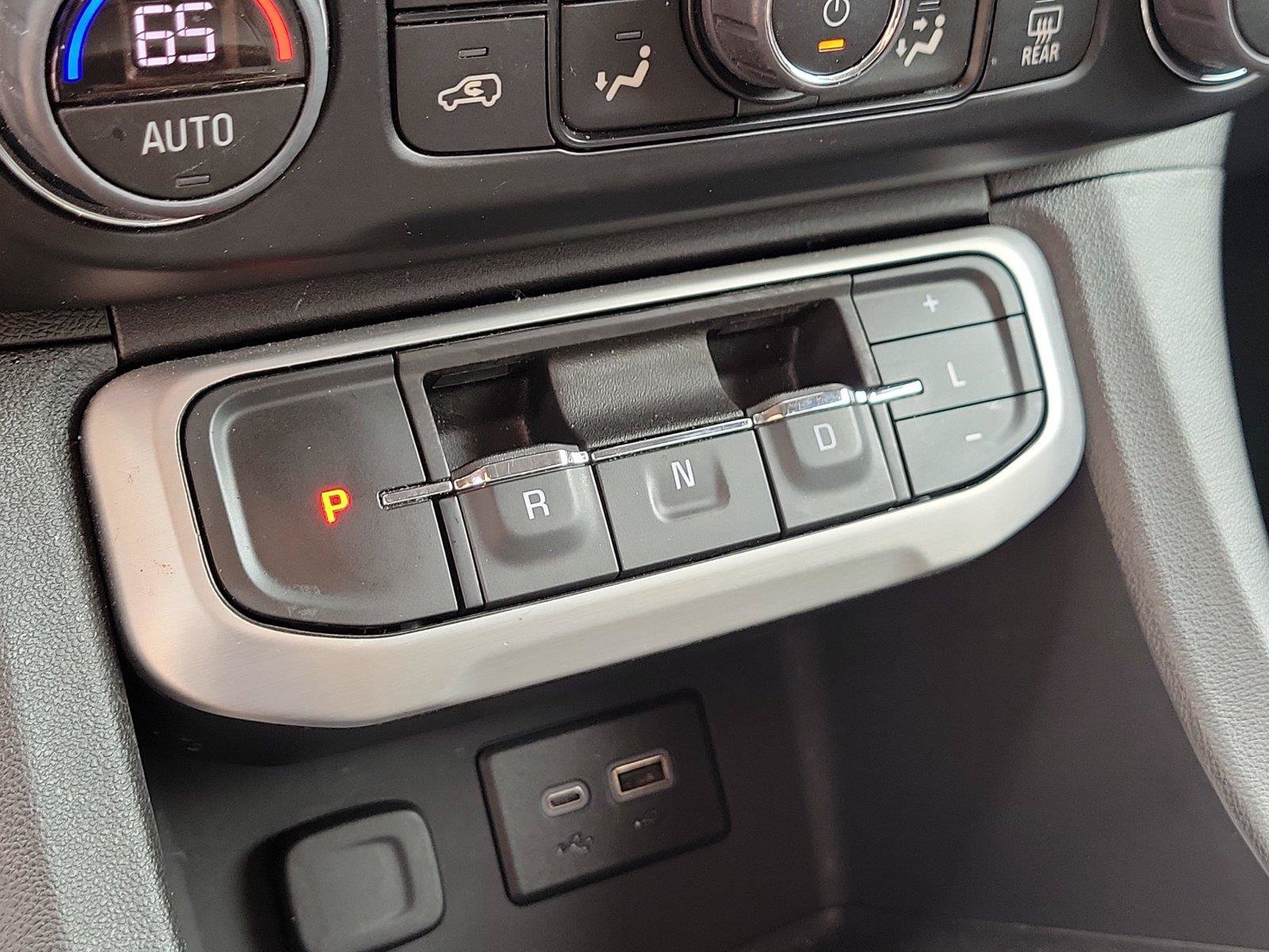 Used 2023 GMC Acadia SLE w/ Driver Convenience Package FWD image 29