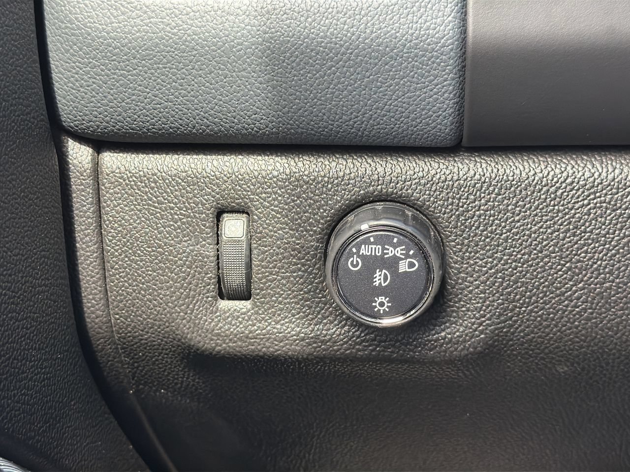 Used 2020 Chevrolet Colorado Z71 RWD image 24