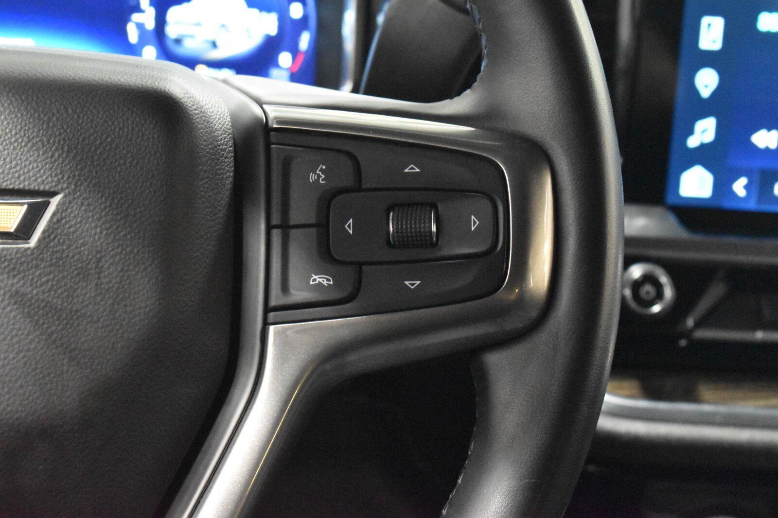 Used 2023 Chevrolet Silverado 1500 LT AWD/4WD image 8